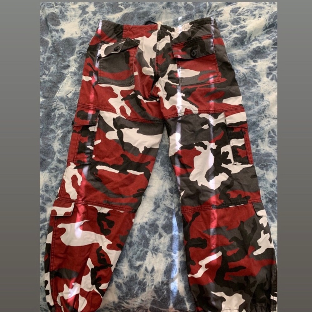 Low-Rise Camo Pants - Picture 4 of 4